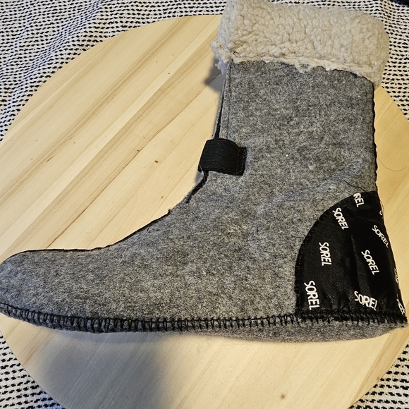 Sz 8 Sorel Caribou Classic Snow Boots - Picture 12 of 17